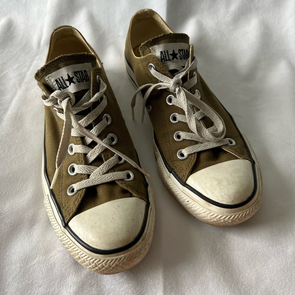 Olive Green / Moss Converse All Stars Women’s Size 8 Men’s Size 6